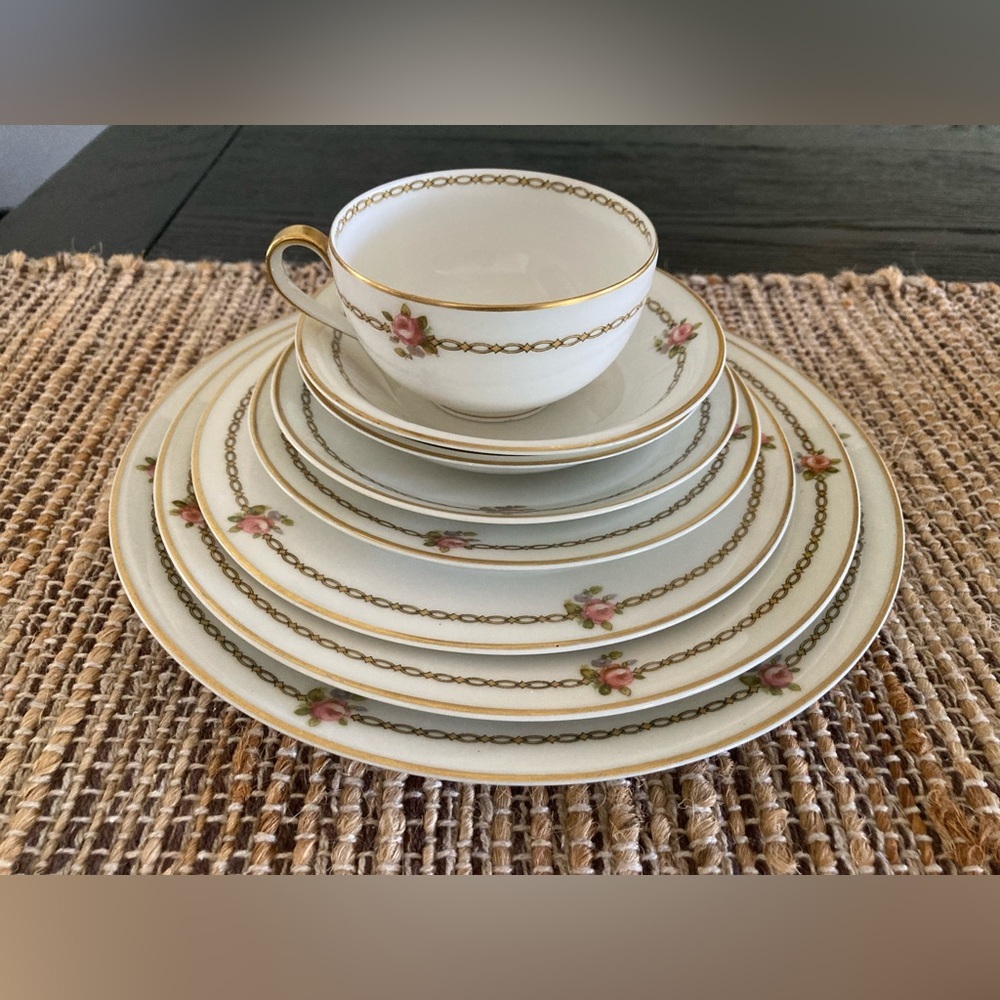 Theodore Haviland The Hanoi 8 piece dinnerware set
